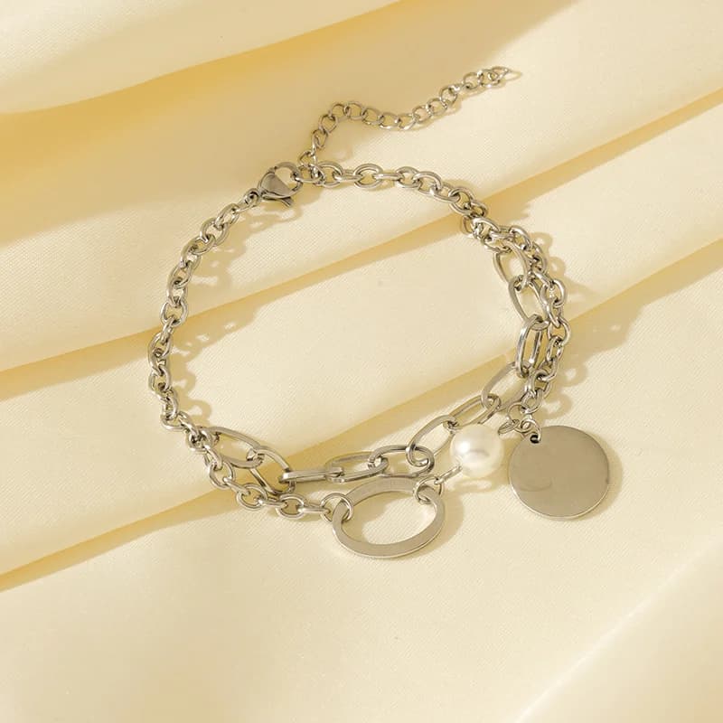 سوار charms بلون فضي للنساء