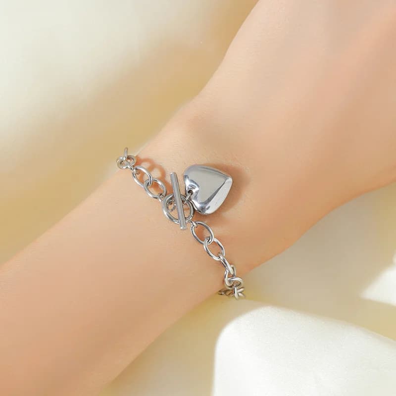 سوار charms بلون فضي للنساء