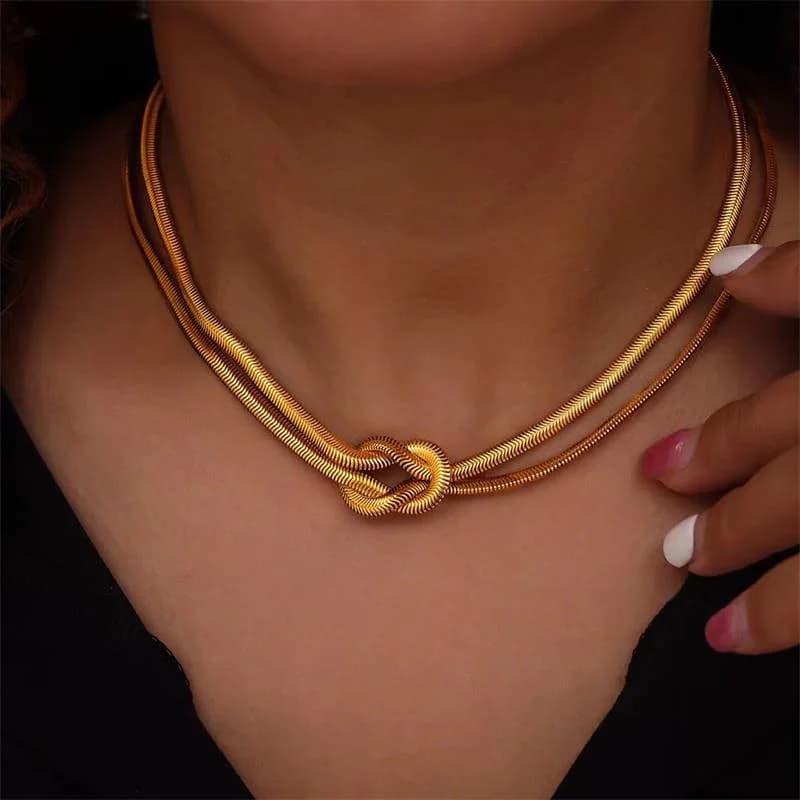 قلادة سلسلة بعقدة، مطلية بالذهب عيار 18K